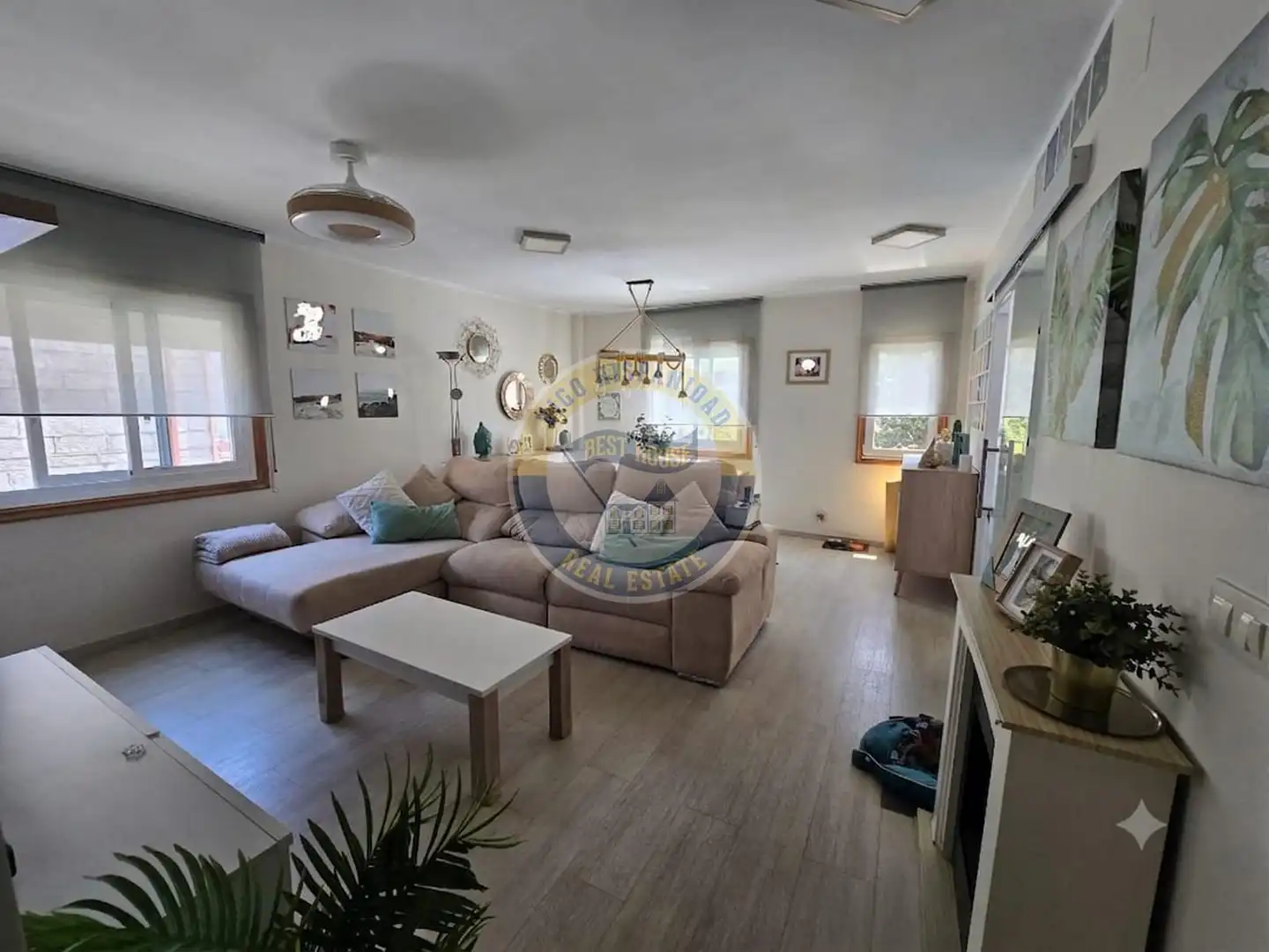 Living room of Flat for sale in Vigo   with Terrace and Furnished