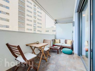 Appartement avec balcon à vendre à Calle pi i margall .