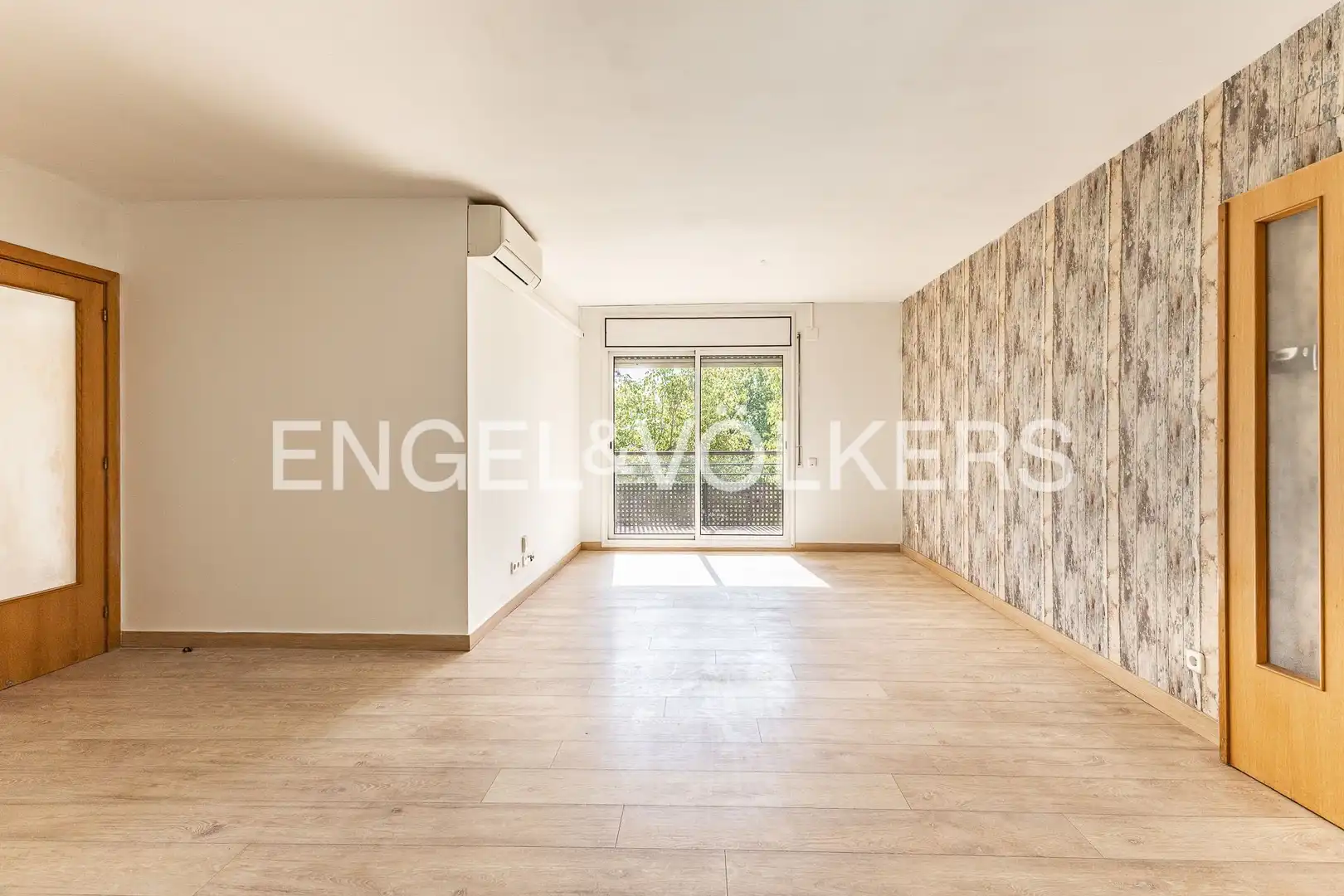 Sala de estar de Piso en venta en Vic con Aire acondicionado, Calefacción y Parquet