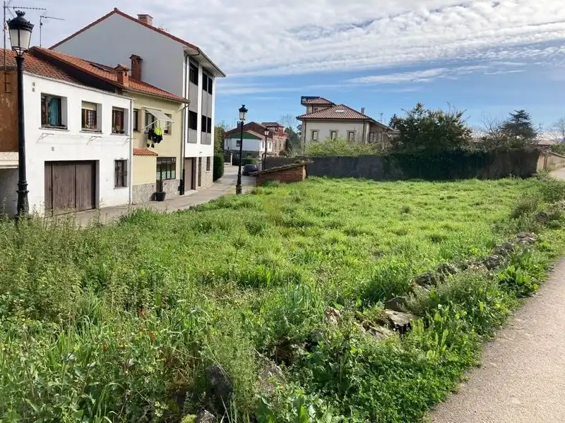 Terreny residencial en venda a Avenida Asturias
