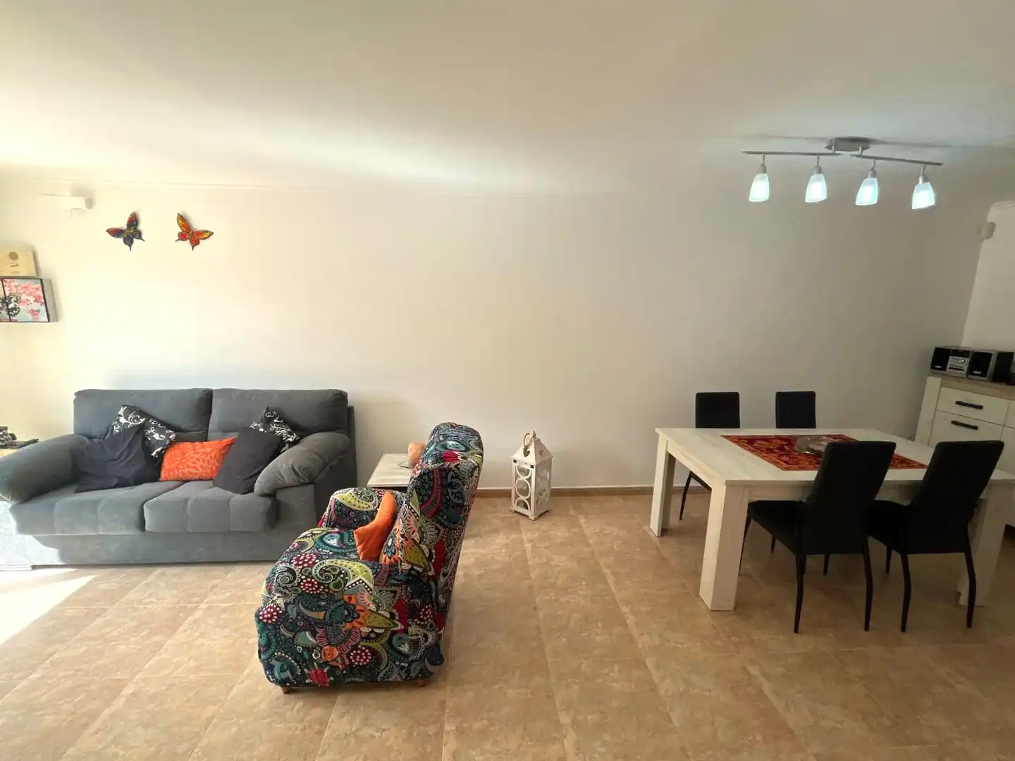 Sala de estar de Planta baja en venta en Castell d'Aro, Platja d'Aro i s'Agaró con Aire acondicionado, Jardín privado y Terraza
