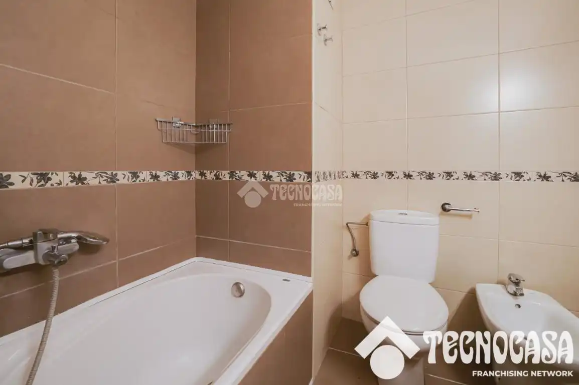 Bany de Àtic en venda en Sant Feliu de Codines amb Terrassa i Moblat