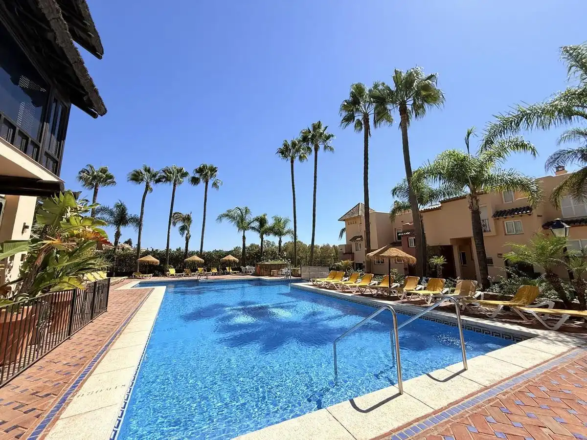 Adossat amb piscina de lloguer a Nueva Andalucía, imagen 9