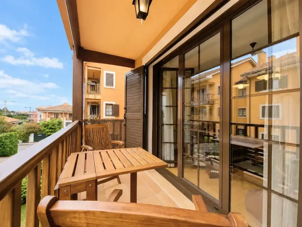 Terraza de Piso en venta en Llanes con Calefacción, Terraza y Amueblado