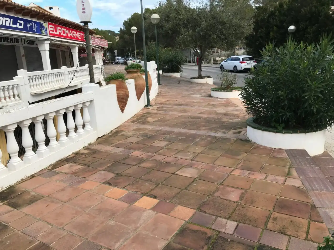 Local comercial en venda a Calle Huguet d'es Far 34