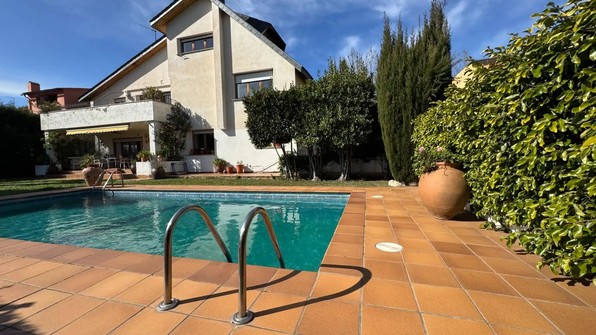 Swimming pool of Houses for sale in Sant Cugat del Vallès  with Heating, Private garden and Parquet flooring