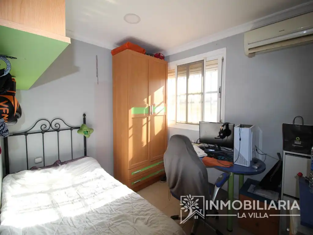 Dormitori de Casa o xalet en venda en Alhaurín de la Torre amb Aire condicionat, Moblat i Rentadora