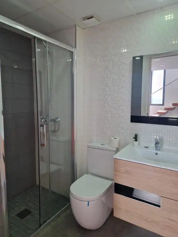 Baño de Casa o chalet de alquiler en Alhaurín de la Torre con Aire acondicionado, Calefacción y Jardín privado