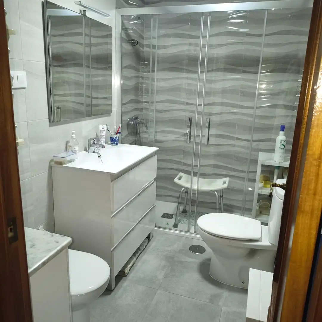 Bany de Casa o xalet en venda en Linares amb Aire condicionat i Balcó
