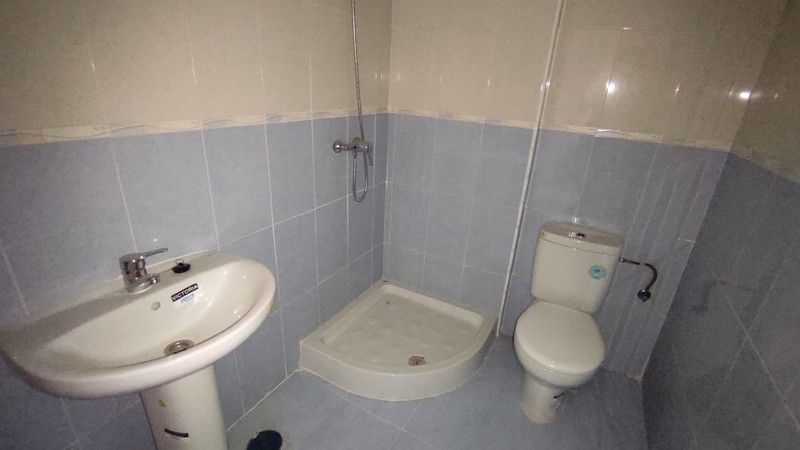 Bany de Pis en venda en Puerto Serrano amb Traster