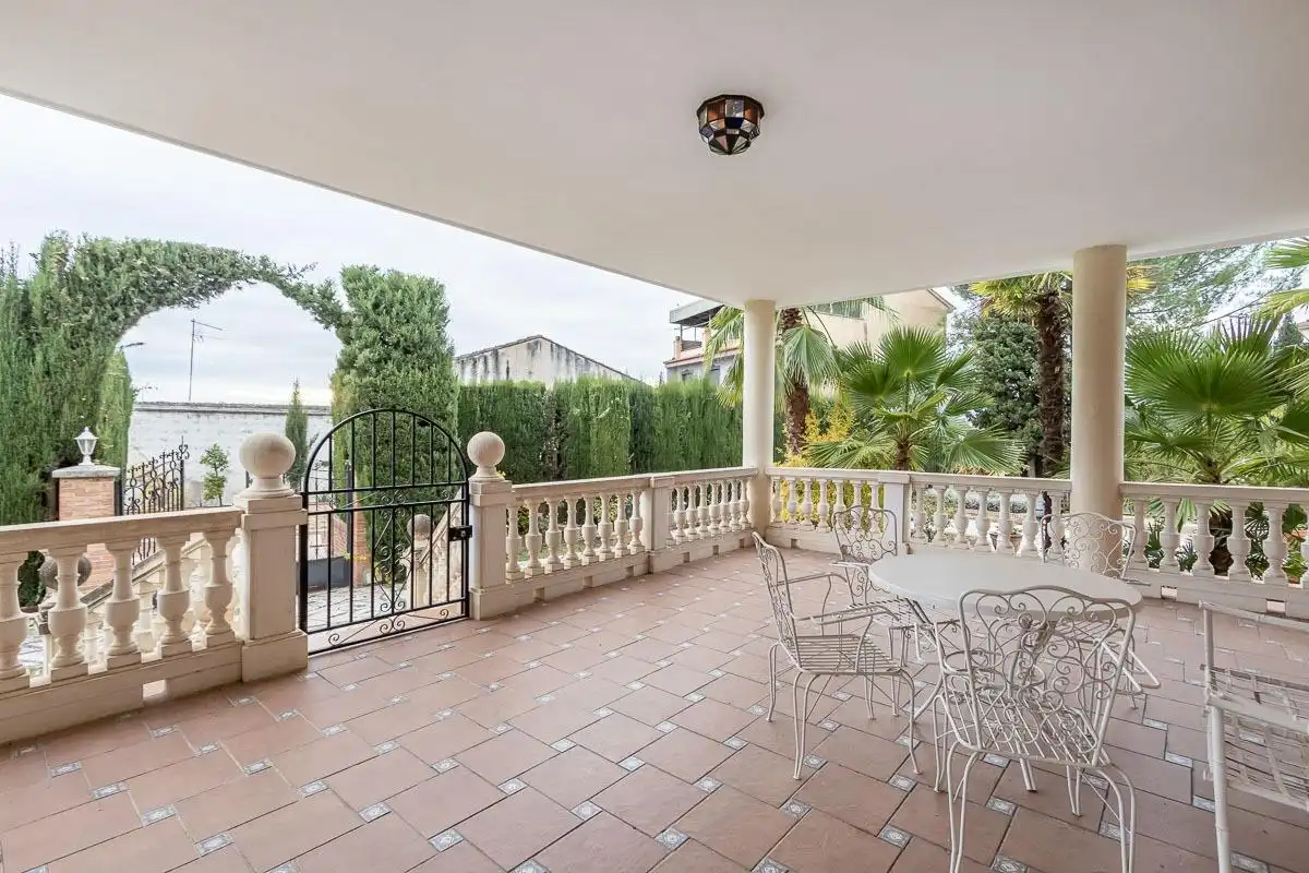Terrasse von Wohnung zur Miete in Jun mit Klimaanlage, Heizung und Privatgarten