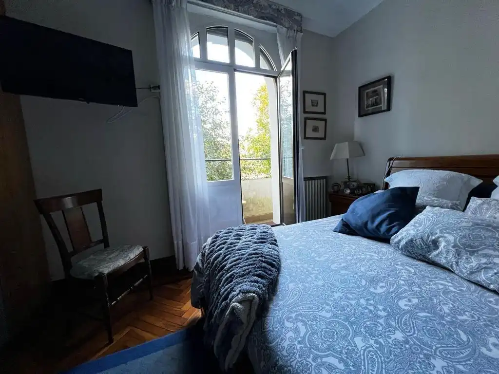 Habitación de Piso de alquiler en Bilbao  con Amueblado