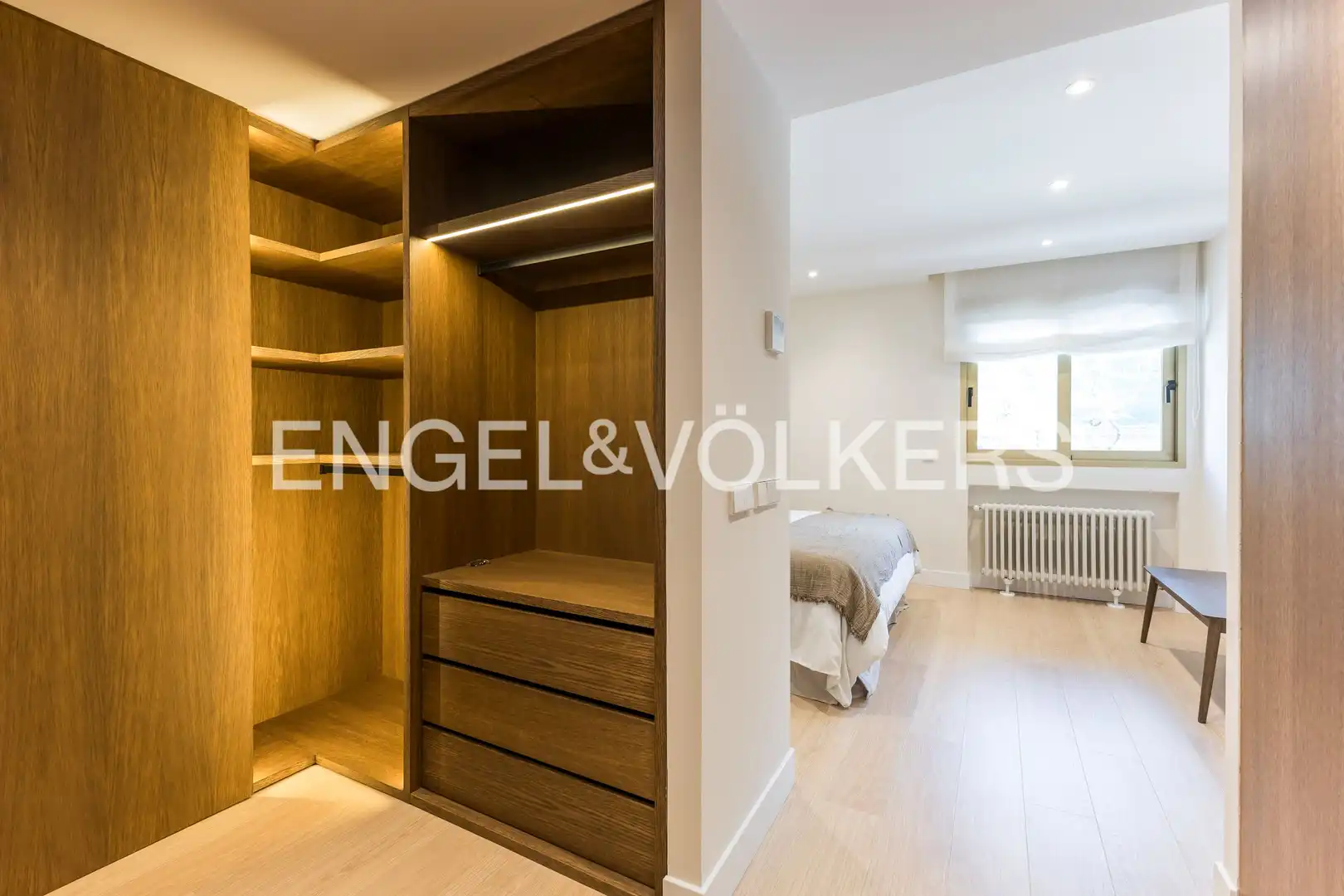Bedroom of Flat for sale in Madrid  with Air Conditioner and Heating