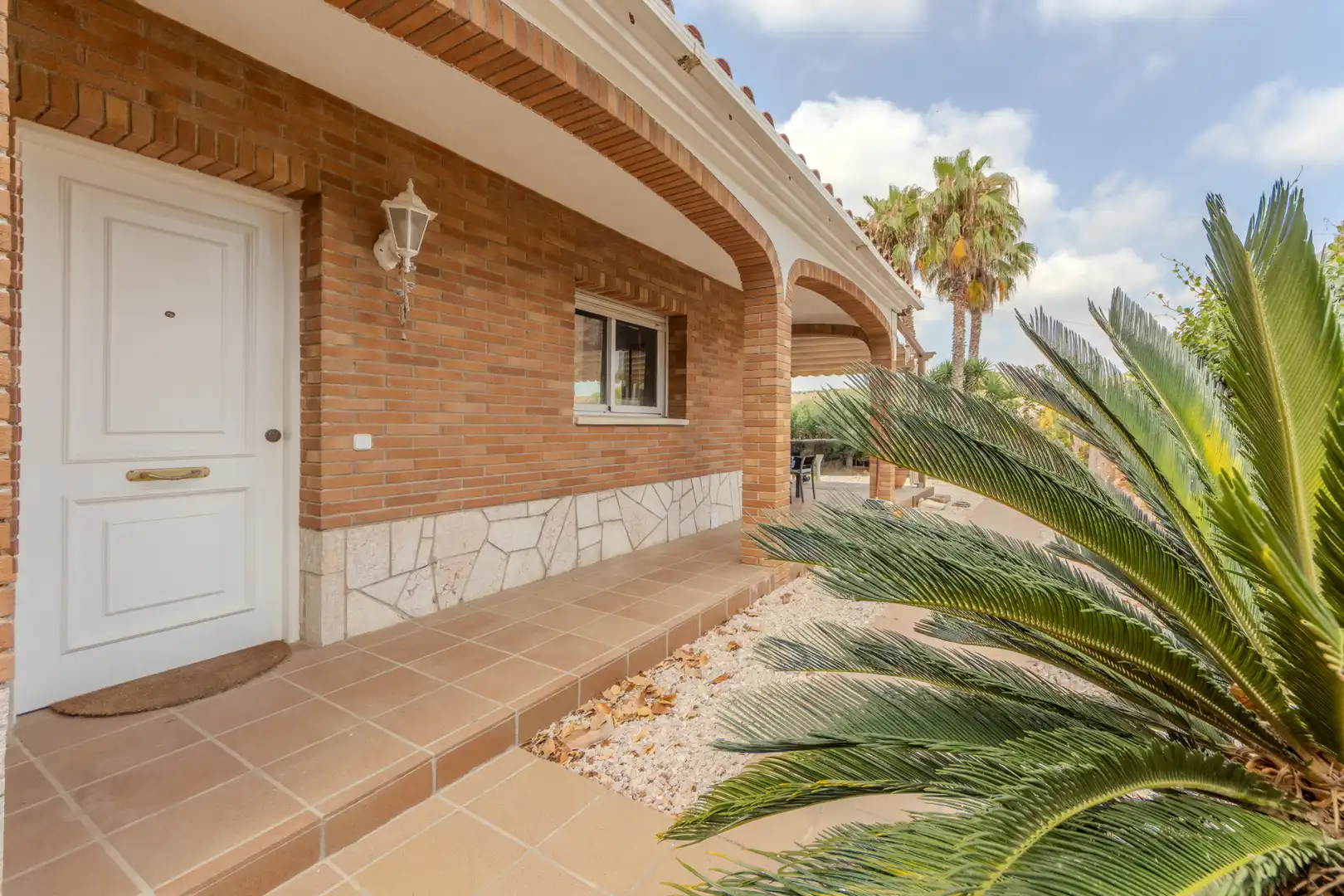 Vista exterior de Casa o xalet en venda en Tarragona amb Jardí privat, Terrassa i Traster