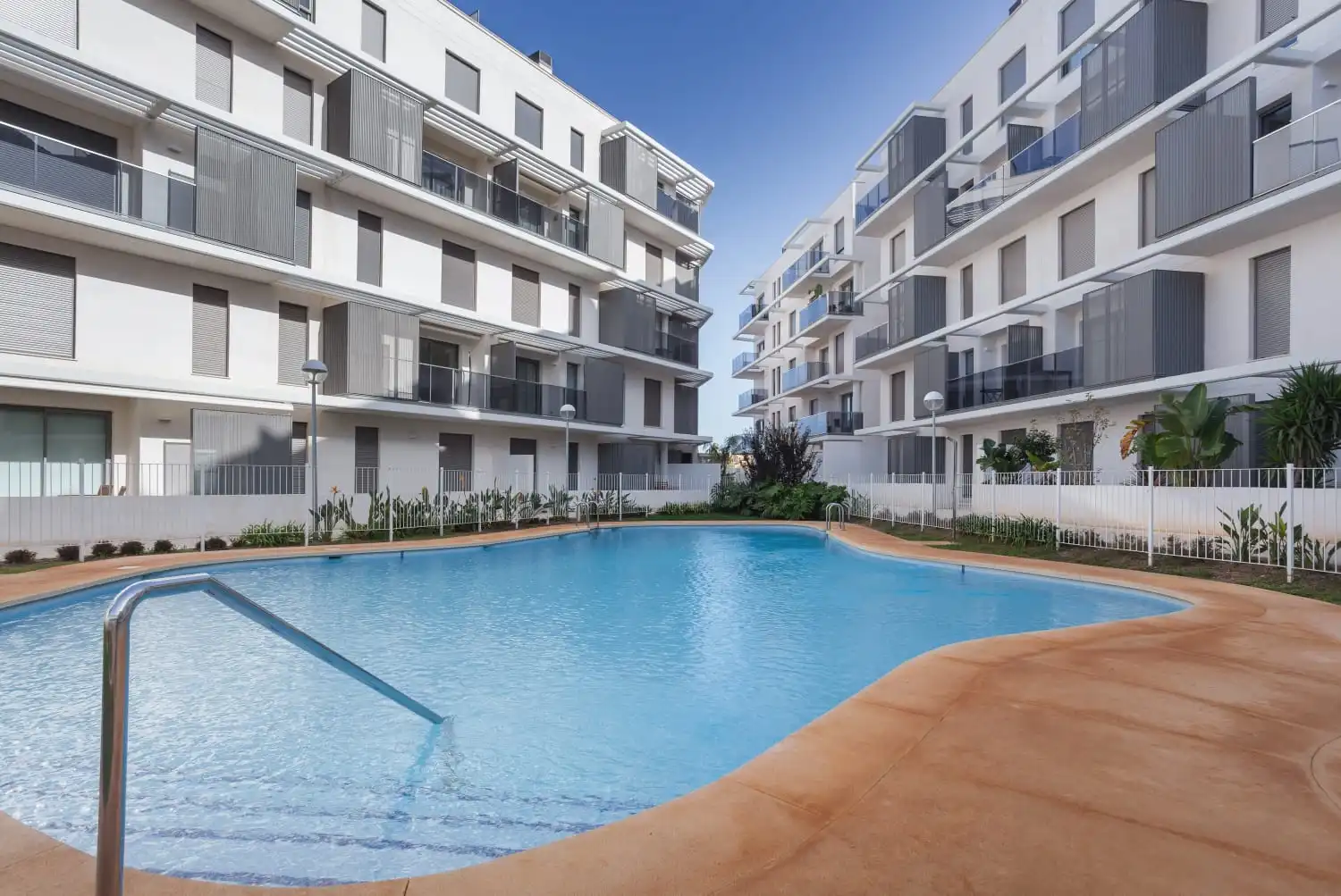 Piscina de Apartamento en venta en Dénia con Aire acondicionado, Calefacción y Jardín privado