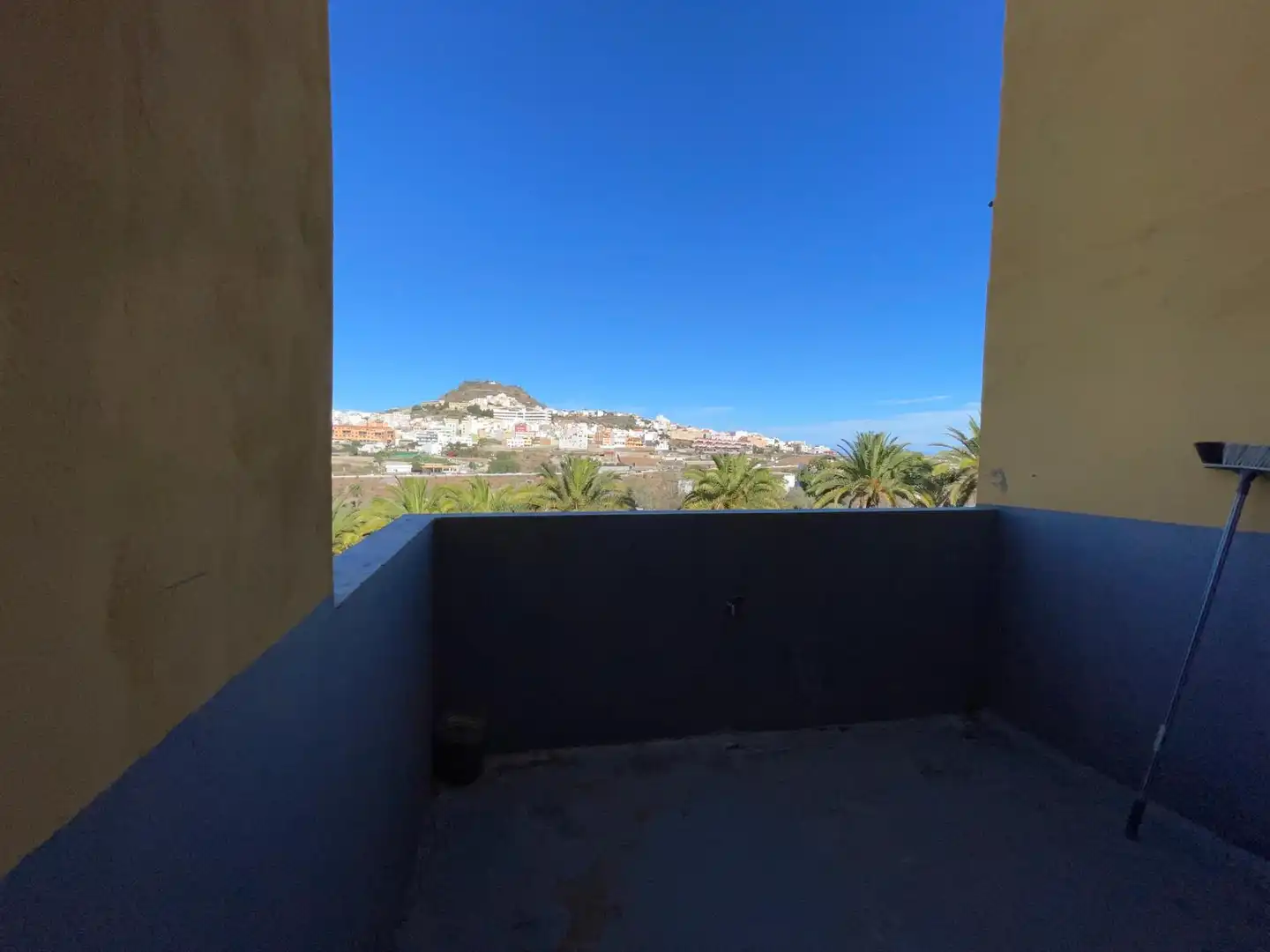 Vista exterior de Pis en venda en Arucas amb Moblat i Balcó