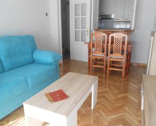 Living room of Flat to rent in  Madrid Capital  with Air Conditioner, Heating and Parquet flooring