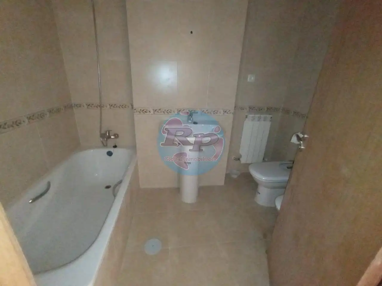 Baño de Piso en venta en León Capital  con Calefacción, Parquet y Terraza