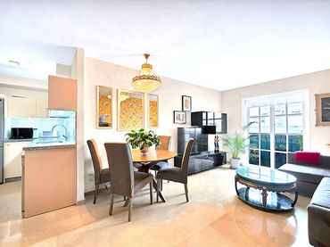 Penthouse with balcony for sale in Avenida Pablo Ruiz Picasso 11