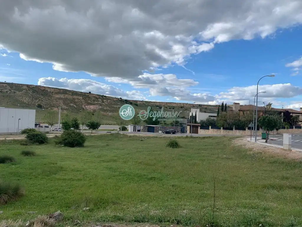 Terreny residencial en venda a La Lastrilla, imagen 2