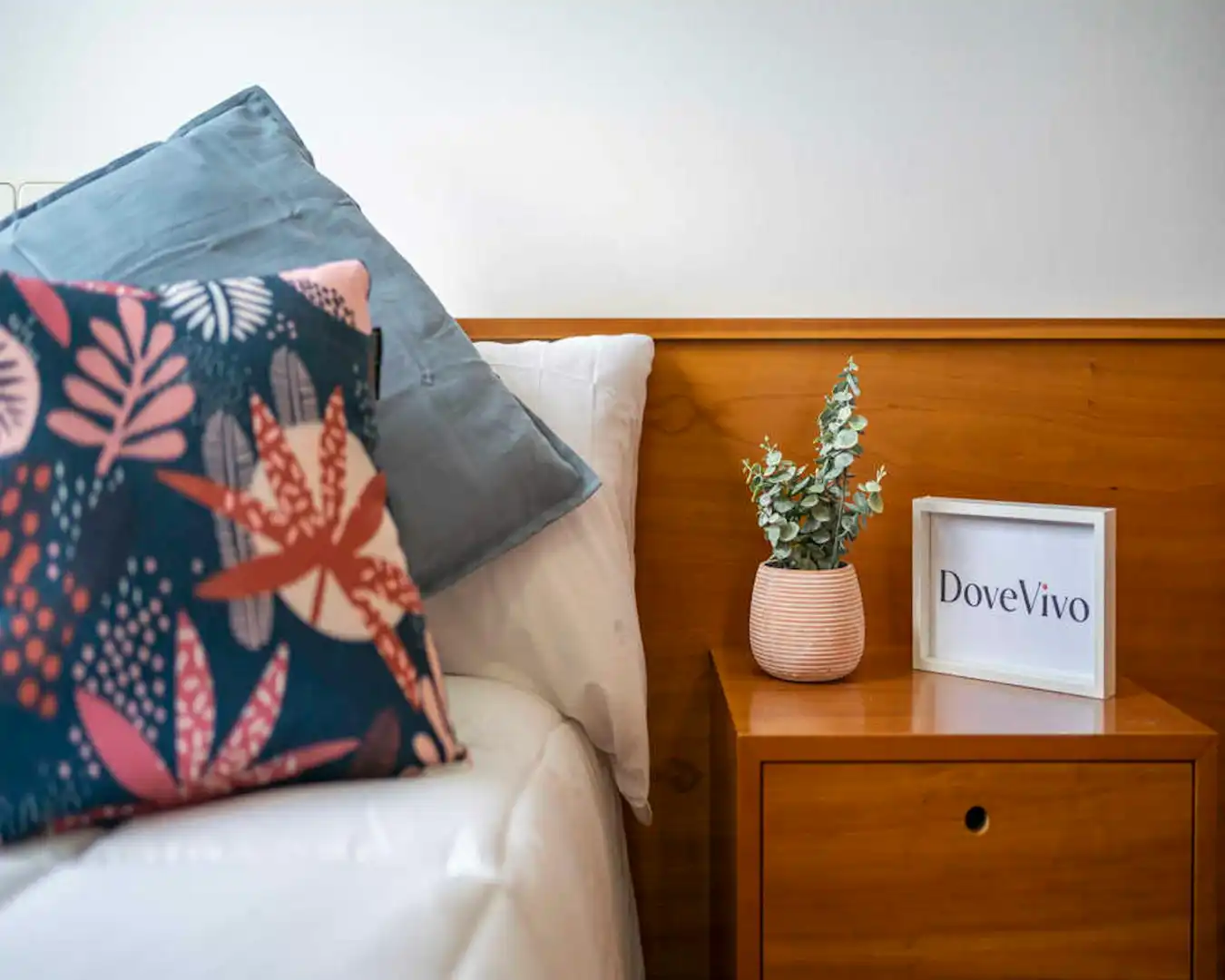 Habitación de Piso para compartir en Madrid con Lavadora y Internet
