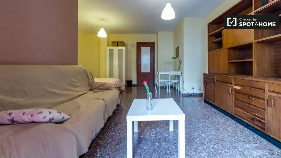 Living room of Flat for rent in Valencia  with Air Conditioner, Heating and Furnished