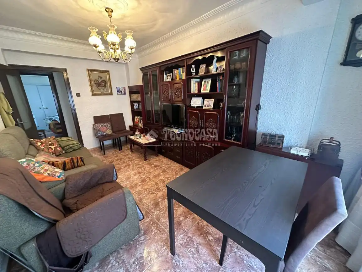 Living room of Flat for sale in Zaragoza  with Heating and Balcony