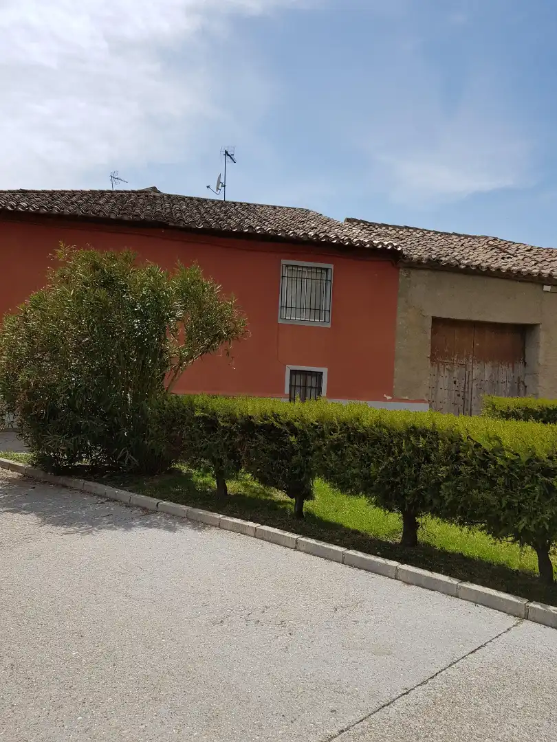 Exterior view of Houses for sale in Casasola de Arión  with Balcony