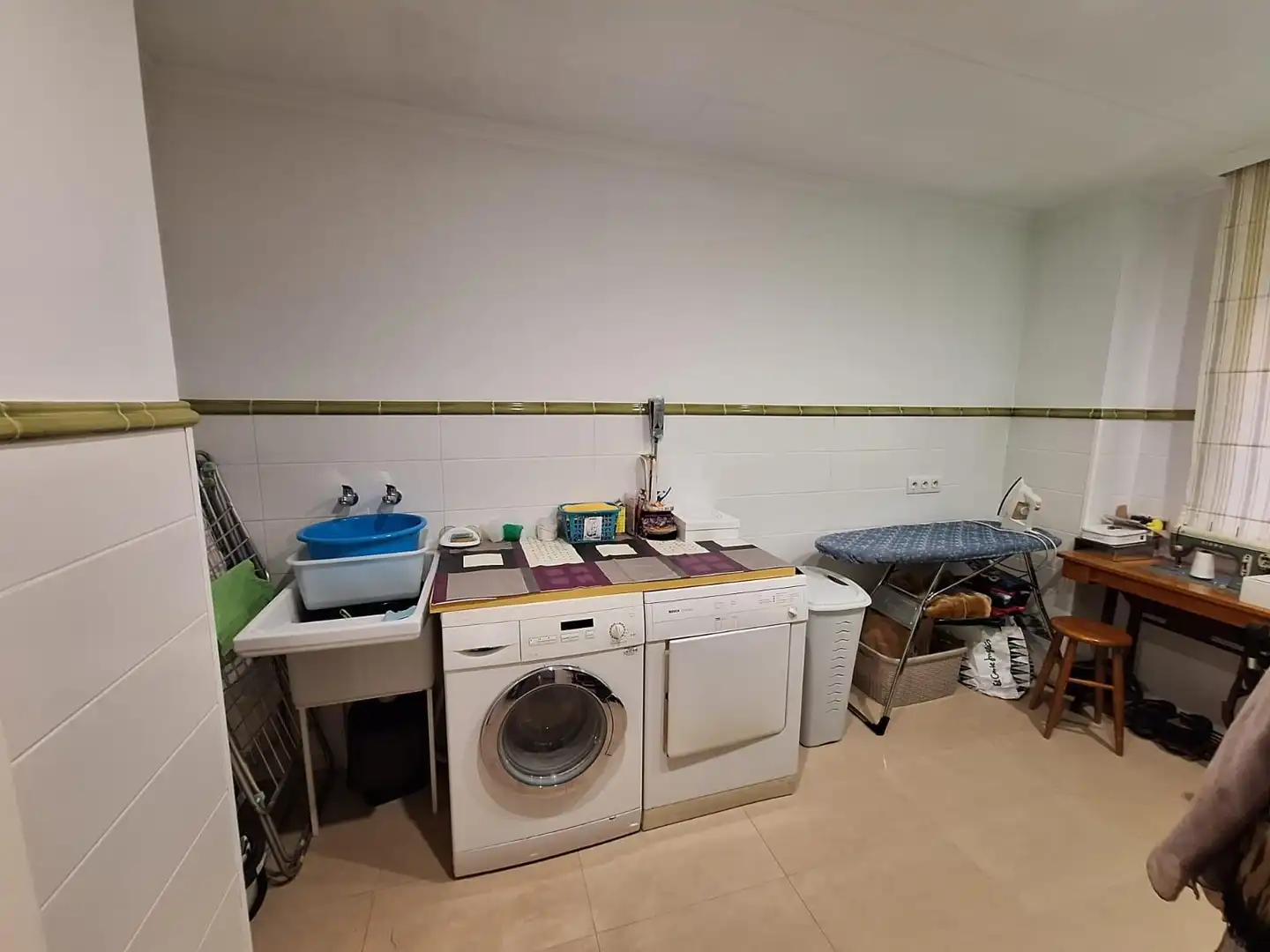 Cocina de Casa o chalet en venta en Castellar del Vallès con Jardín privado, Terraza y Trastero