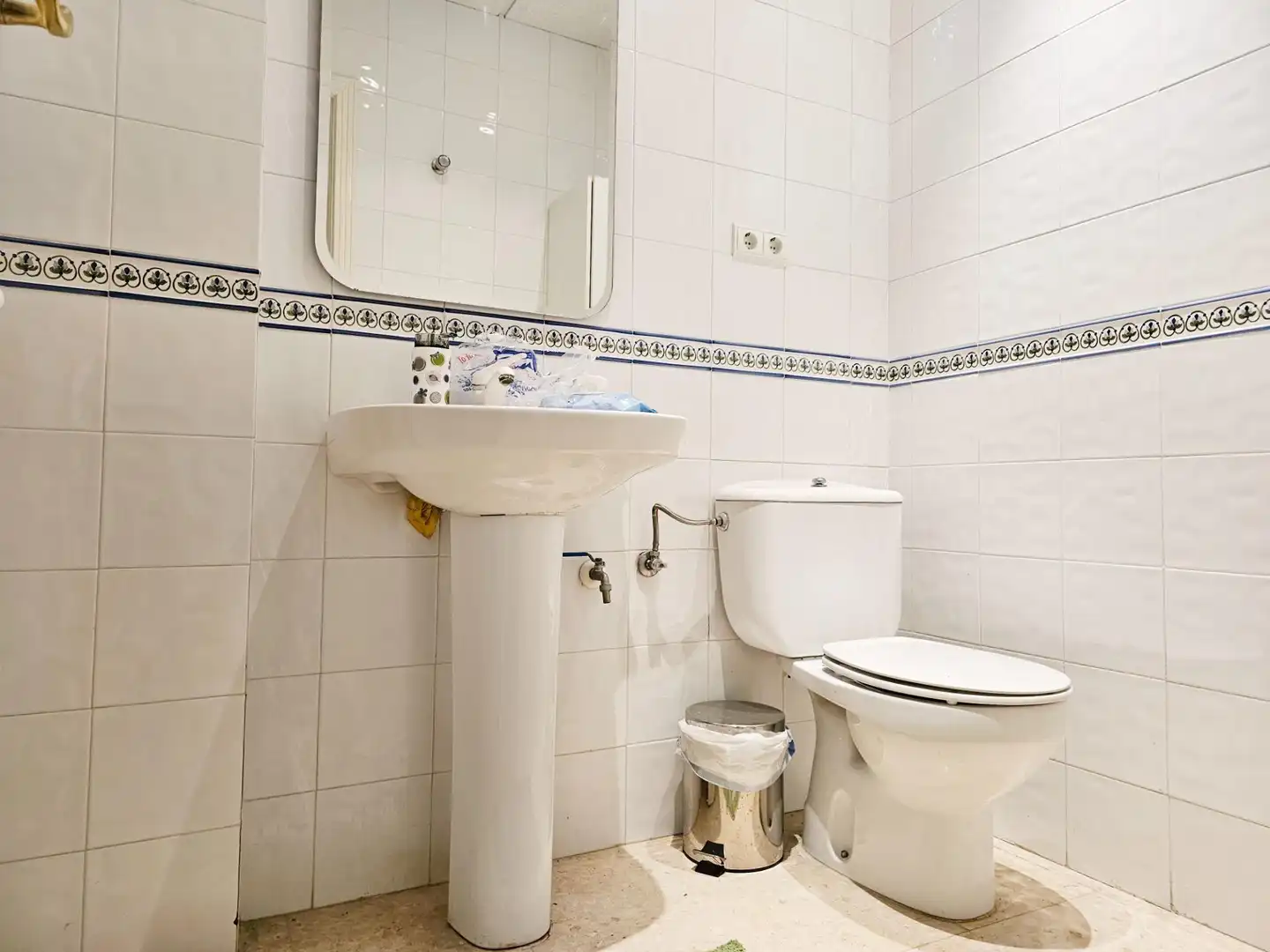 Badezimmer von Büro zur Miete in Dénia mit Klimaanlage, Heizung und Möbliert