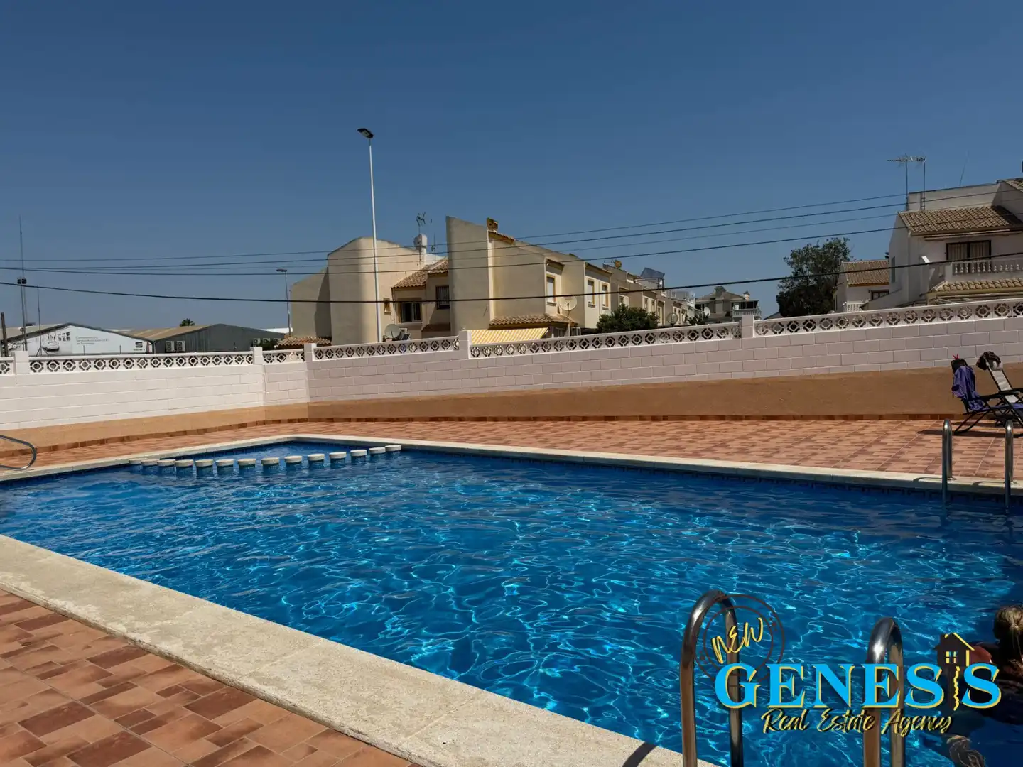 Piscina de Apartament en venda en Torrevieja amb Moblat, Rentadora i Balcó