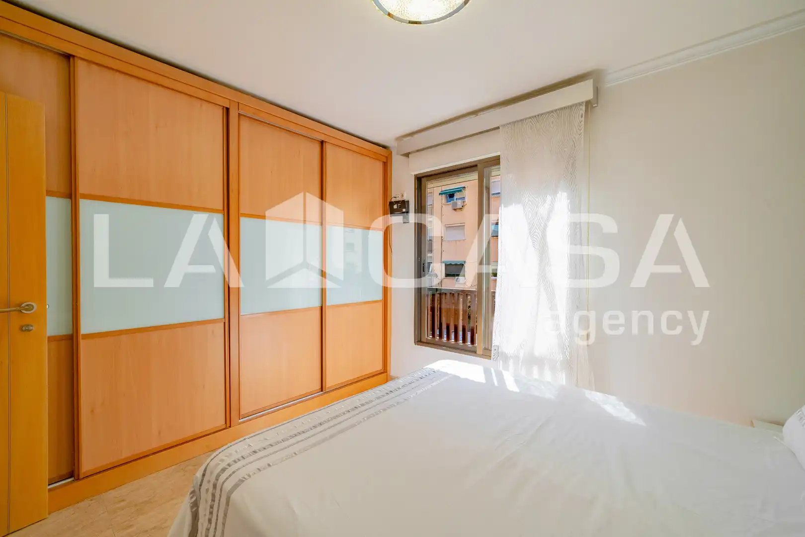 Habitación de Piso en venta en Valencia con Balcón
