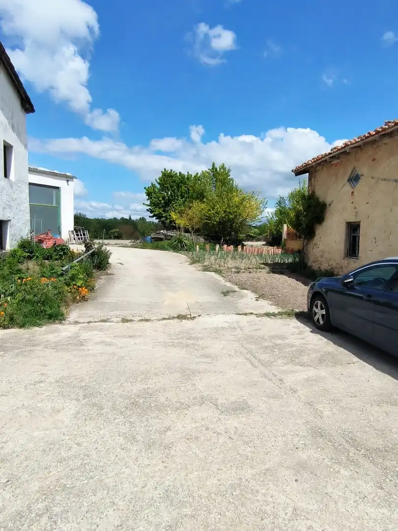 Finca rústica en venta en Medina de Pomar con Calefacción, Jardín privado y Amueblado
