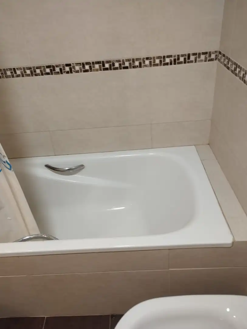 Baño de Piso de alquiler en Segorbe con Amueblado, Lavadora y Microondas