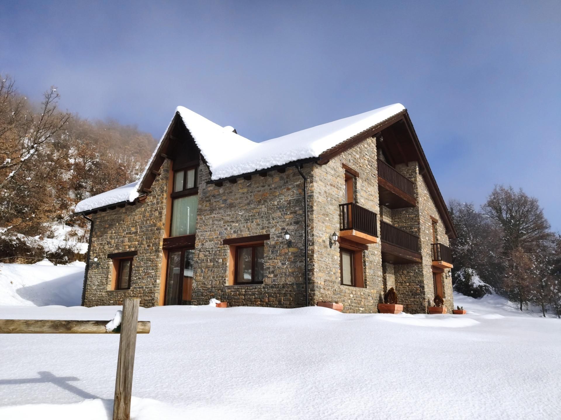 Vista exterior de Casa o xalet en venda en Sarroca de Bellera amb Calefacció, Terrassa i Balcó
