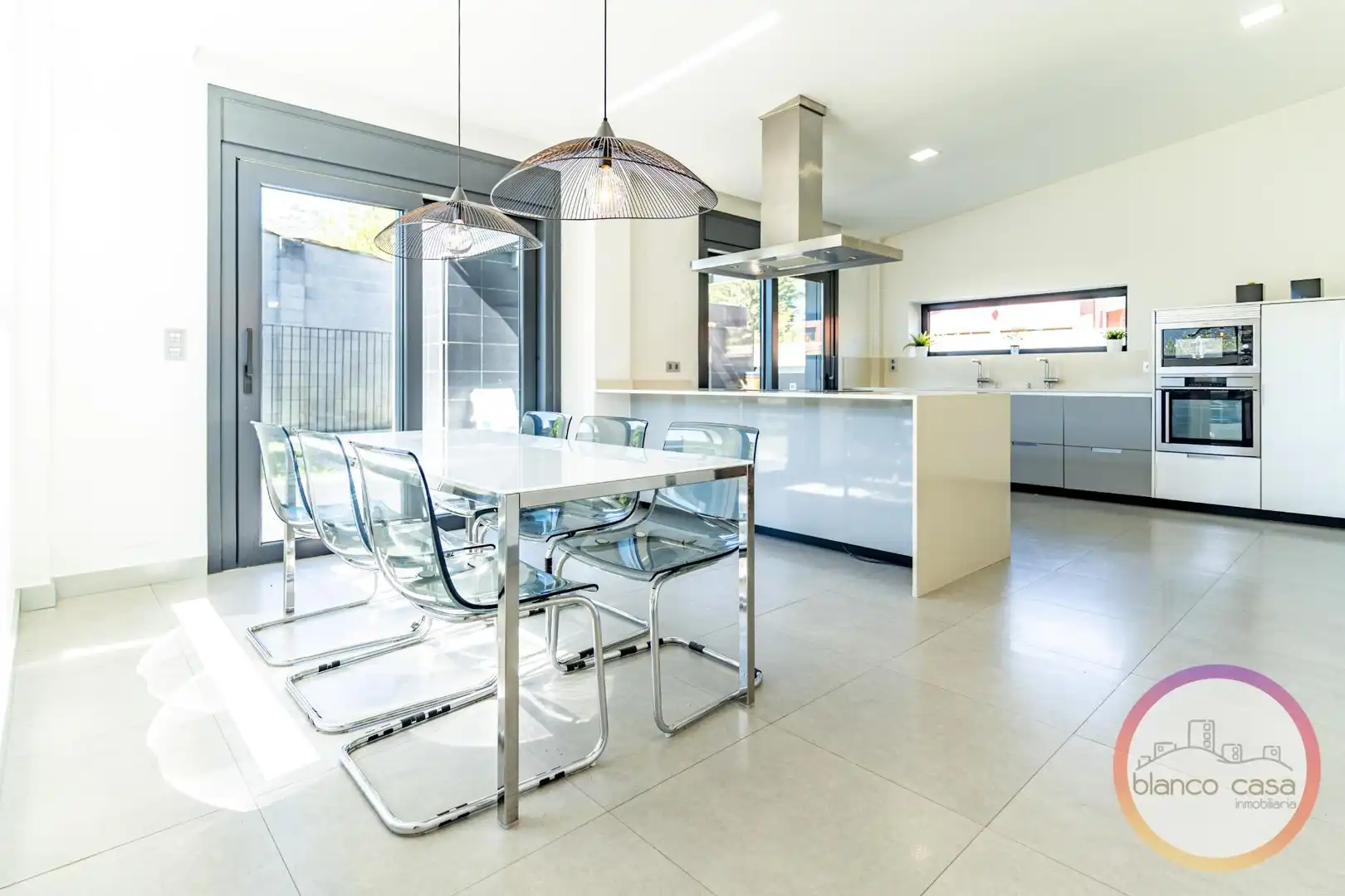 Casa con jardín en venta en Carballo, imagen 2