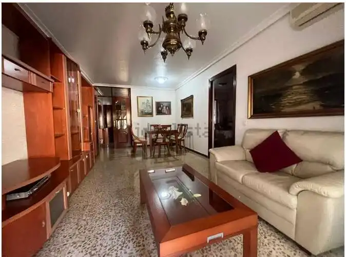 Sala d'estar de Pis en venda en Sevilla amb Aire condicionat i Terrassa