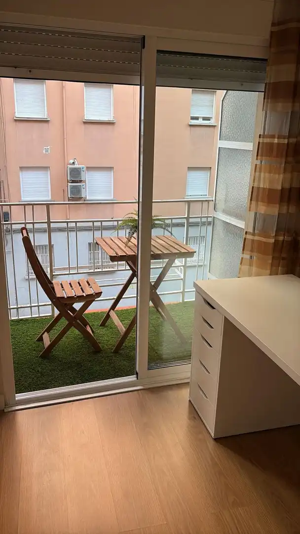 Terrassa de Pis per a compartir en Granada amb Moblat i Balcó