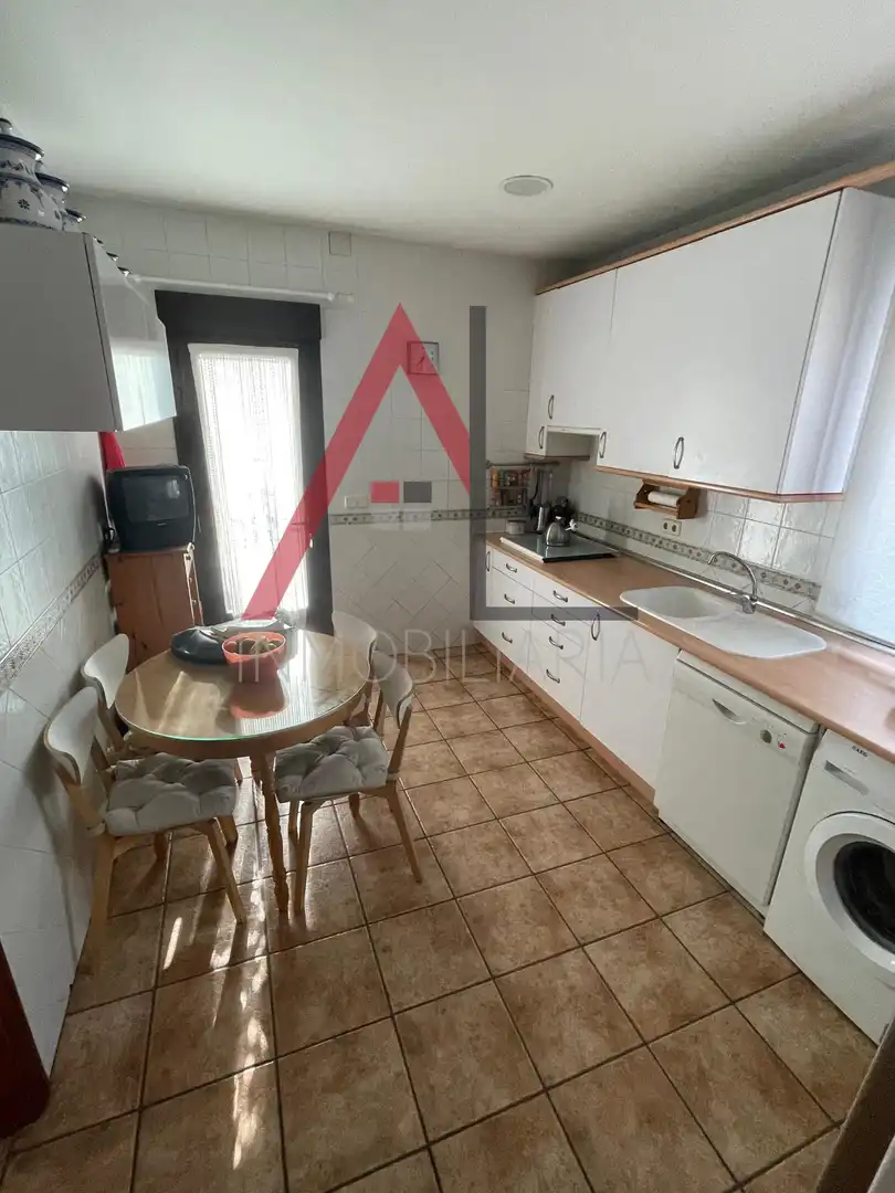 Cuina de Casa o xalet en venda en Navas de Oro amb Calefacció, Jardí privat i Parquet