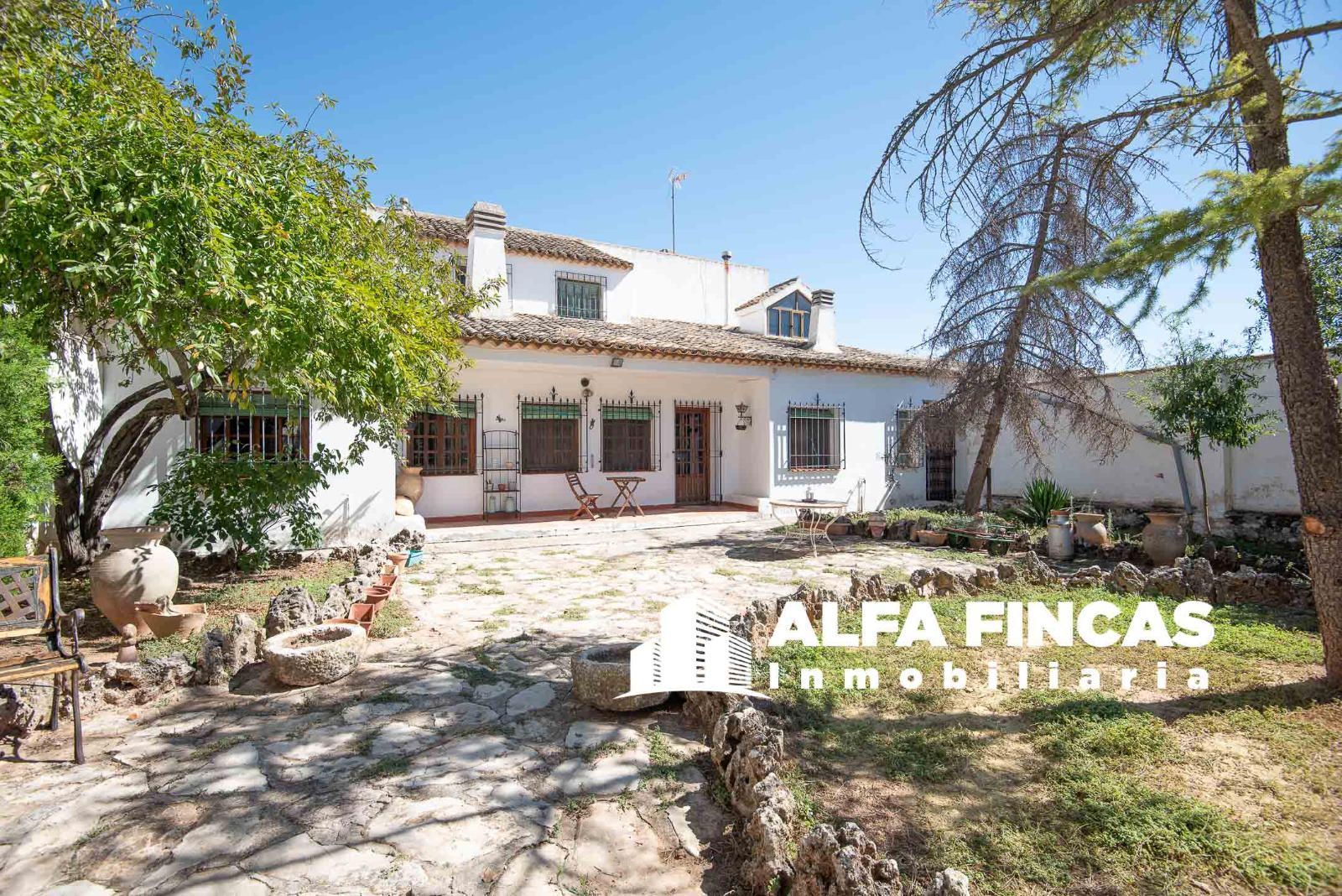 Exterior view of House or chalet for sale in Los Hinojosos    with Heating, Private garden and Terrace