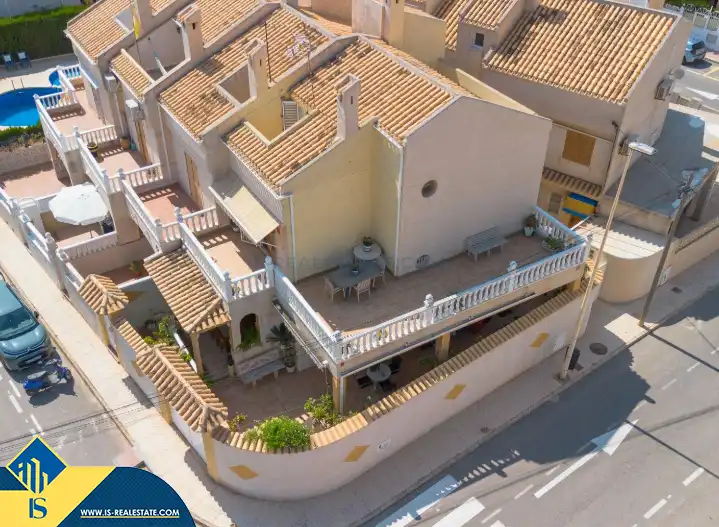 Casa amb piscina en venda a Playa de los Locos