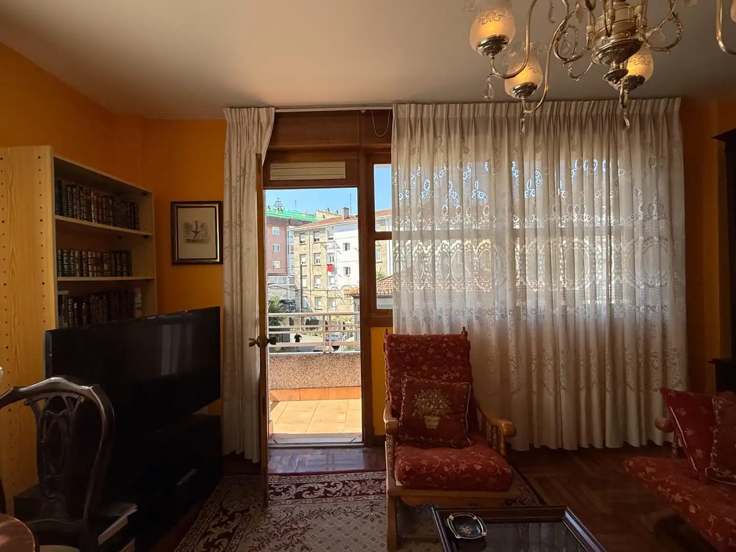 Sala d'estar de Casa o xalet en venda en Vigo  amb Terrassa i Balcó