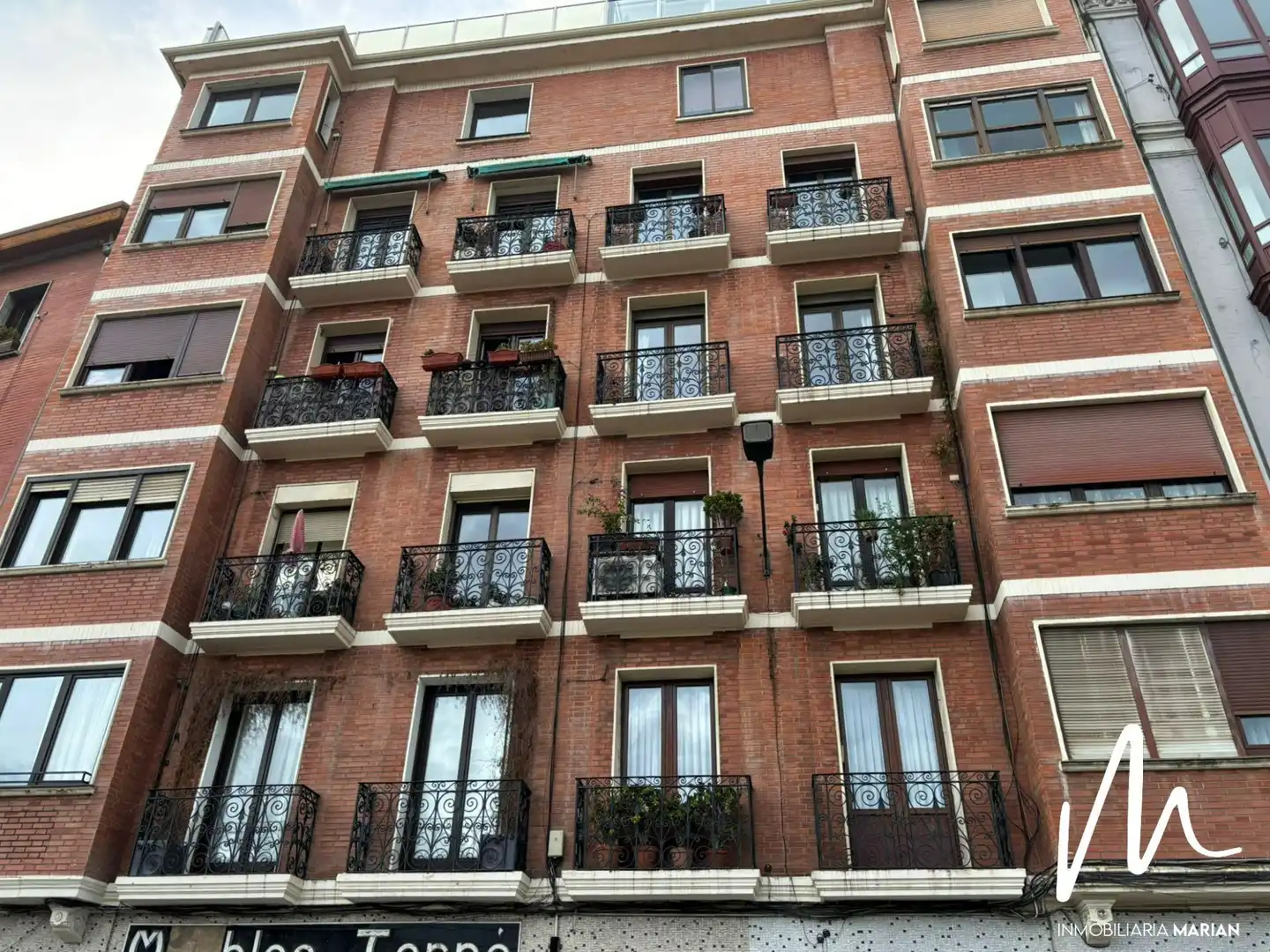 Außenansicht von Wohnung zum Verkauf in Bilbao  mit Heizung