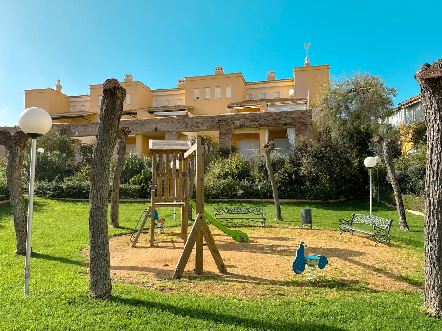 Jardín de Apartamento de alquiler en Islantilla con Calefacción, Terraza y Amueblado