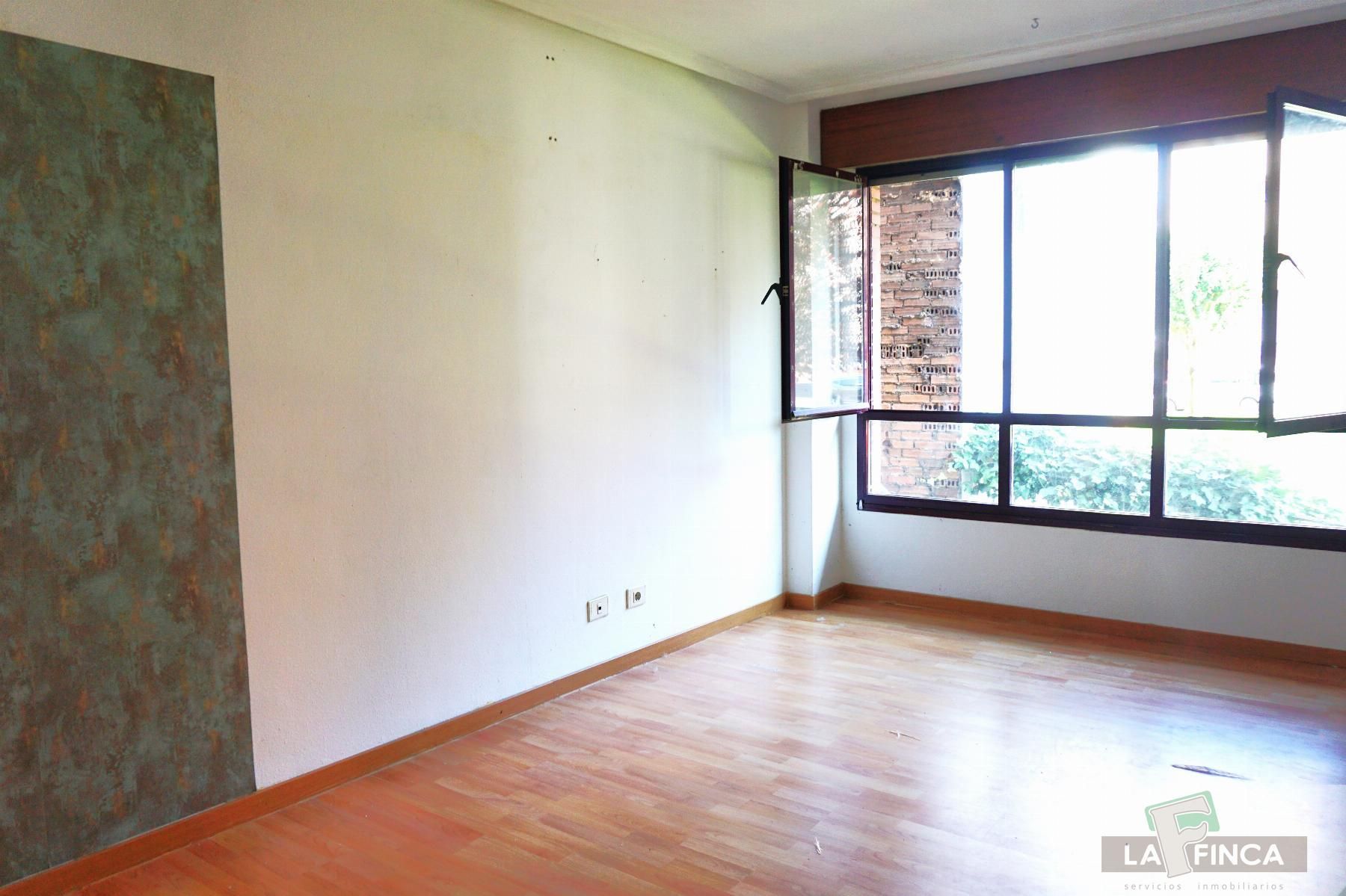 Office for sale in Milán - Pumarín