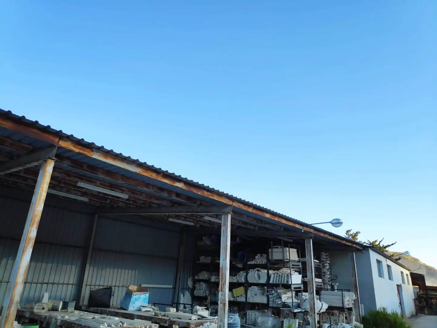 Vista exterior de Nau industrial en venda en Hondón de las Nieves / El Fondó de les Neus