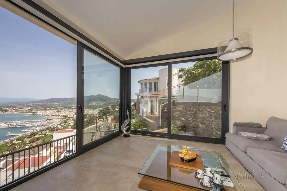 Casa pareada con jardín en venta en Almadrava - Canyelles - Puig-Rom, imagen 2
