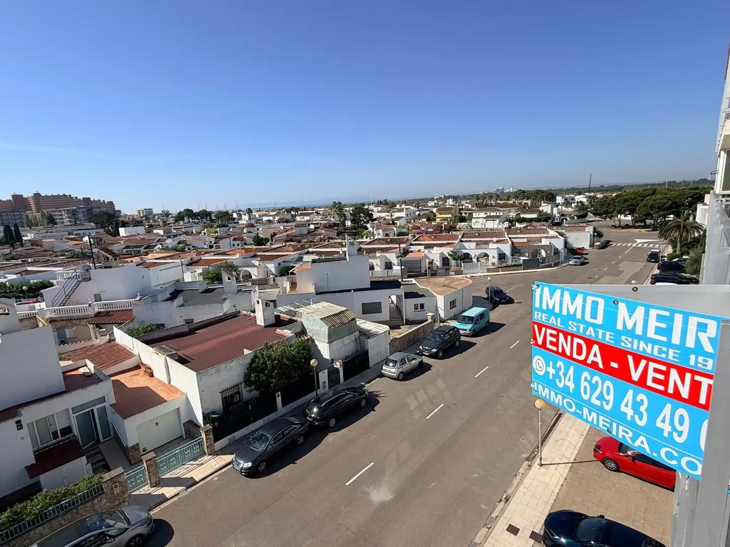 Vista exterior de Estudi en venda en Roses amb Calefacció, Terrassa i Moblat