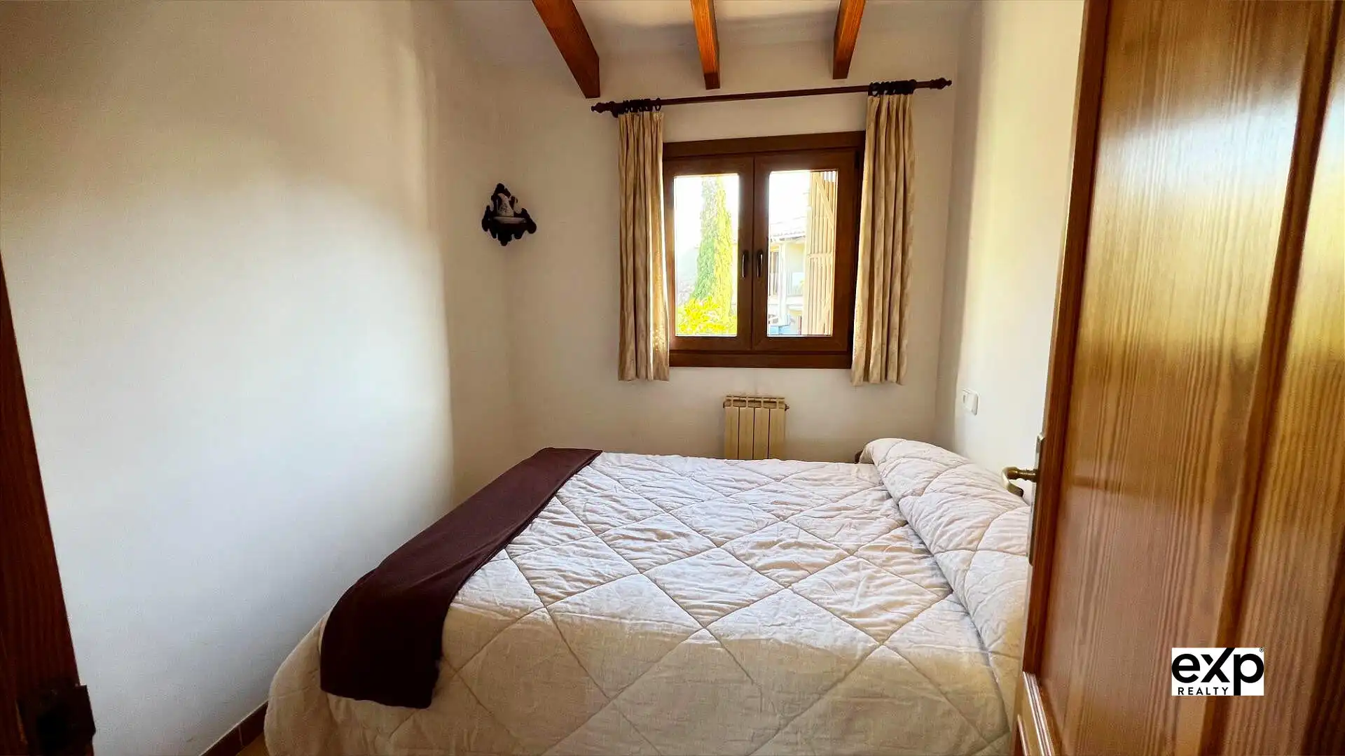 Habitación de Casa adosada en venta en Valldemossa con Calefacción, Jardín privado y Terraza