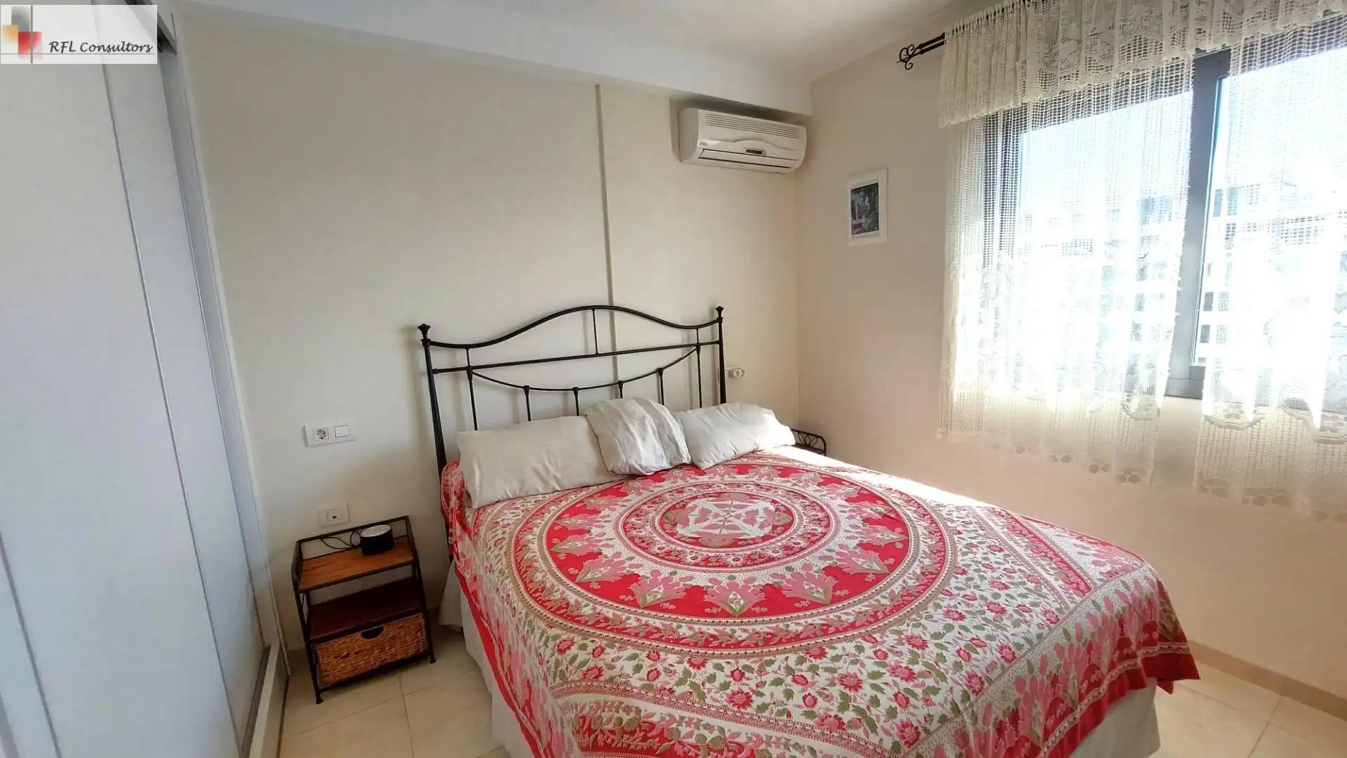 Habitación de Apartamento de alquiler en Torreblanca con Jardín privado, Terraza y Amueblado